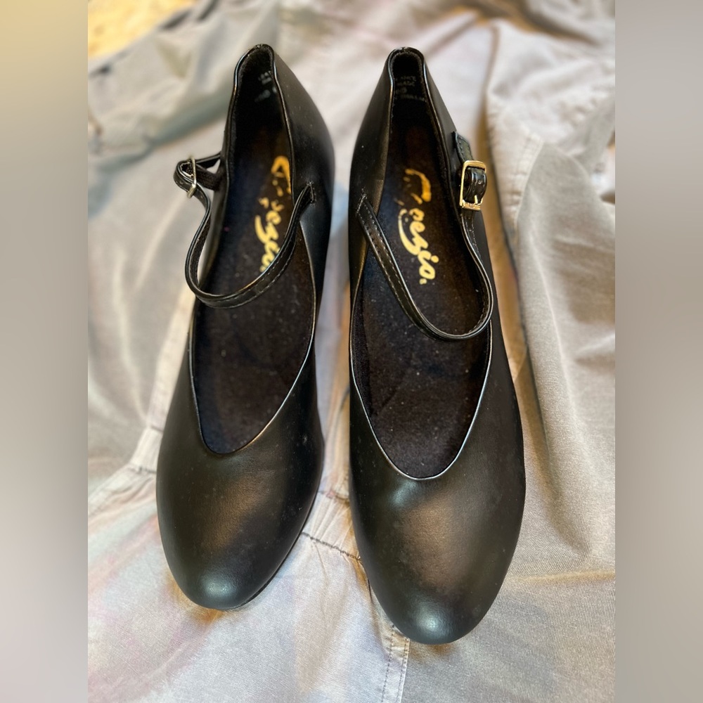 CAPEZIO Character/Dance shoes